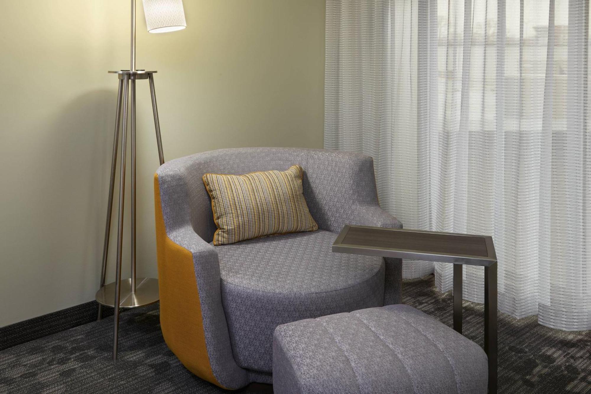 מלון Courtyard By Marriott אושאווה מראה חיצוני תמונה