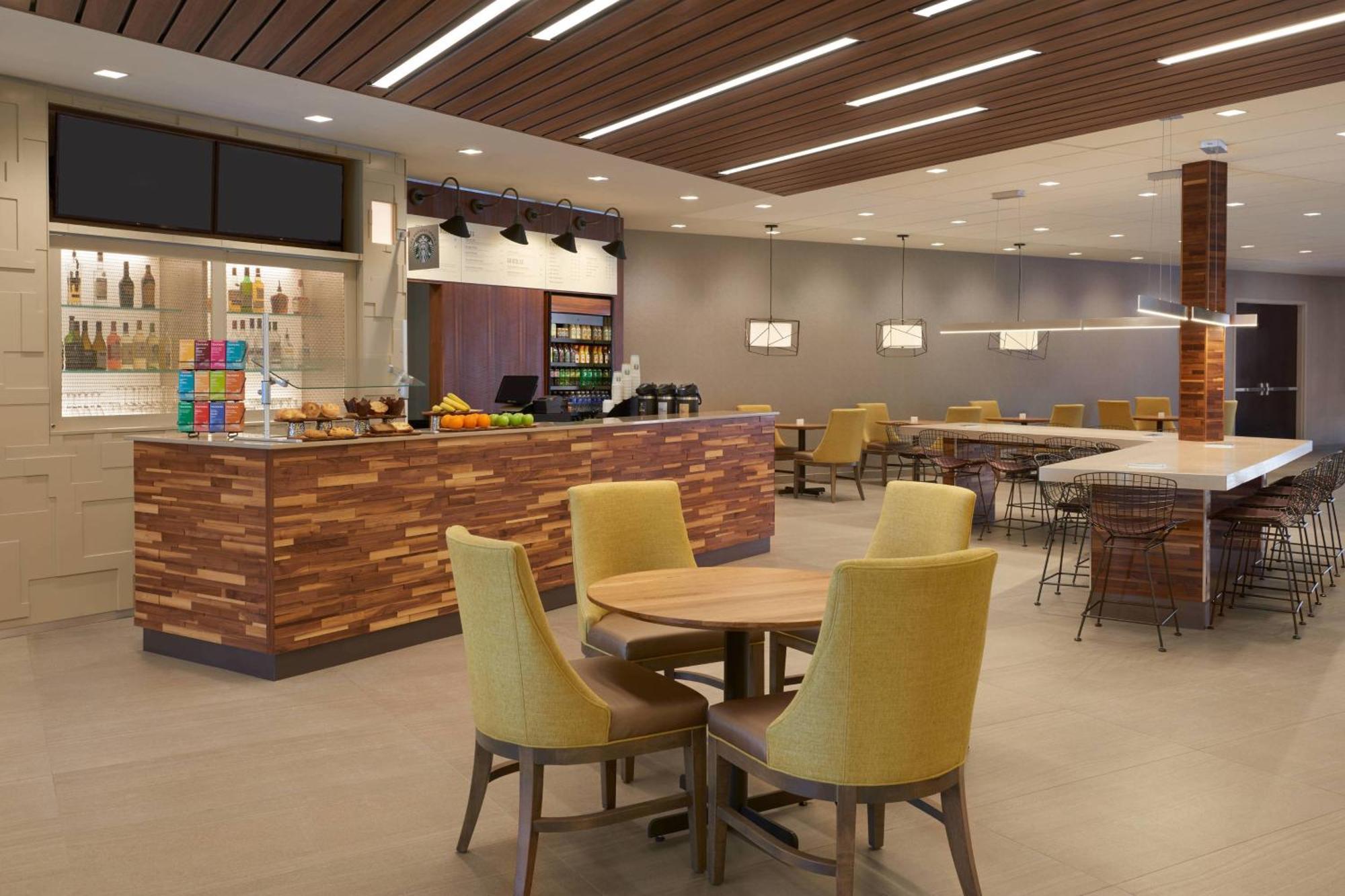 מלון Courtyard By Marriott אושאווה מראה חיצוני תמונה