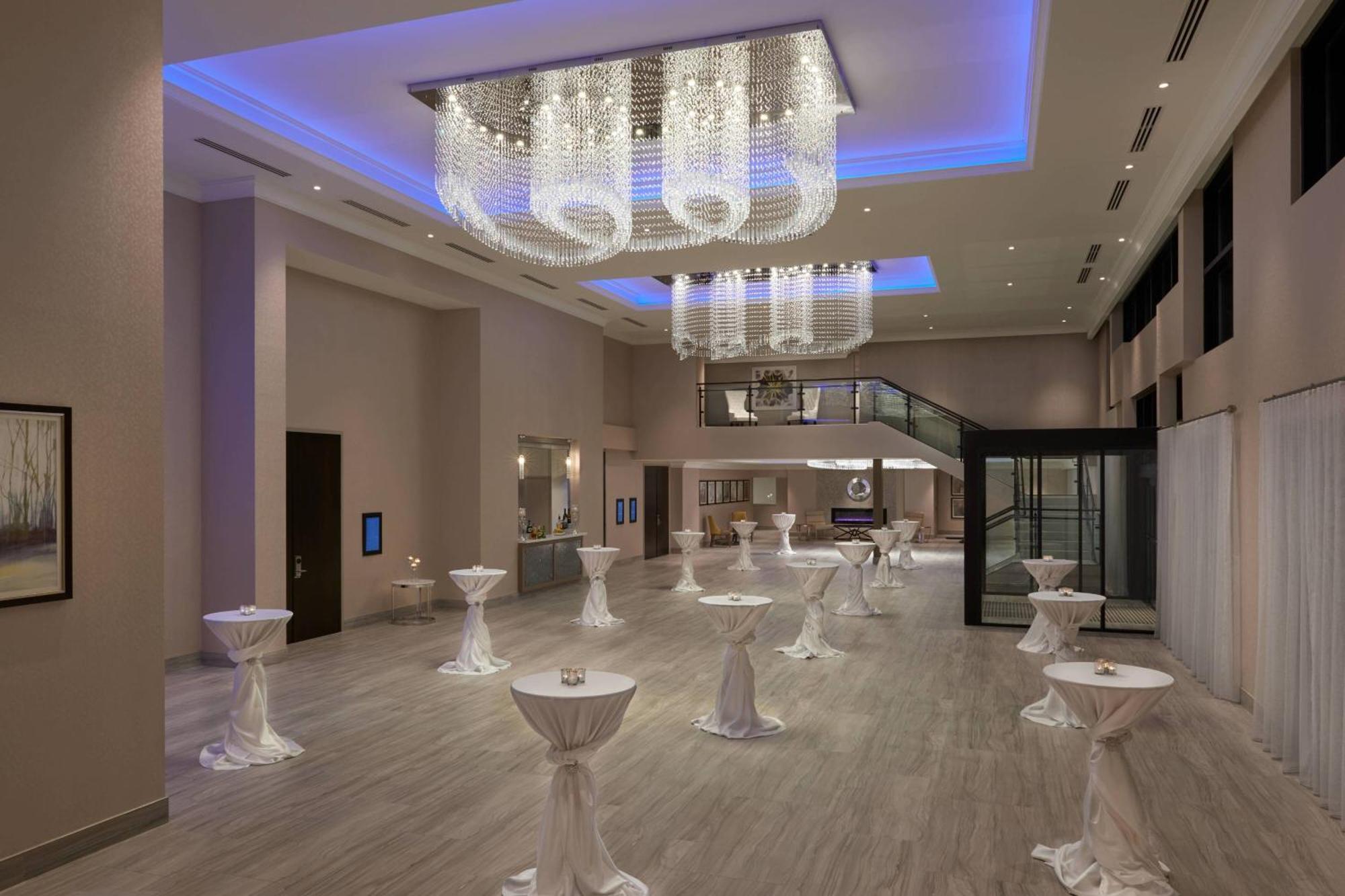 מלון Courtyard By Marriott אושאווה מראה חיצוני תמונה