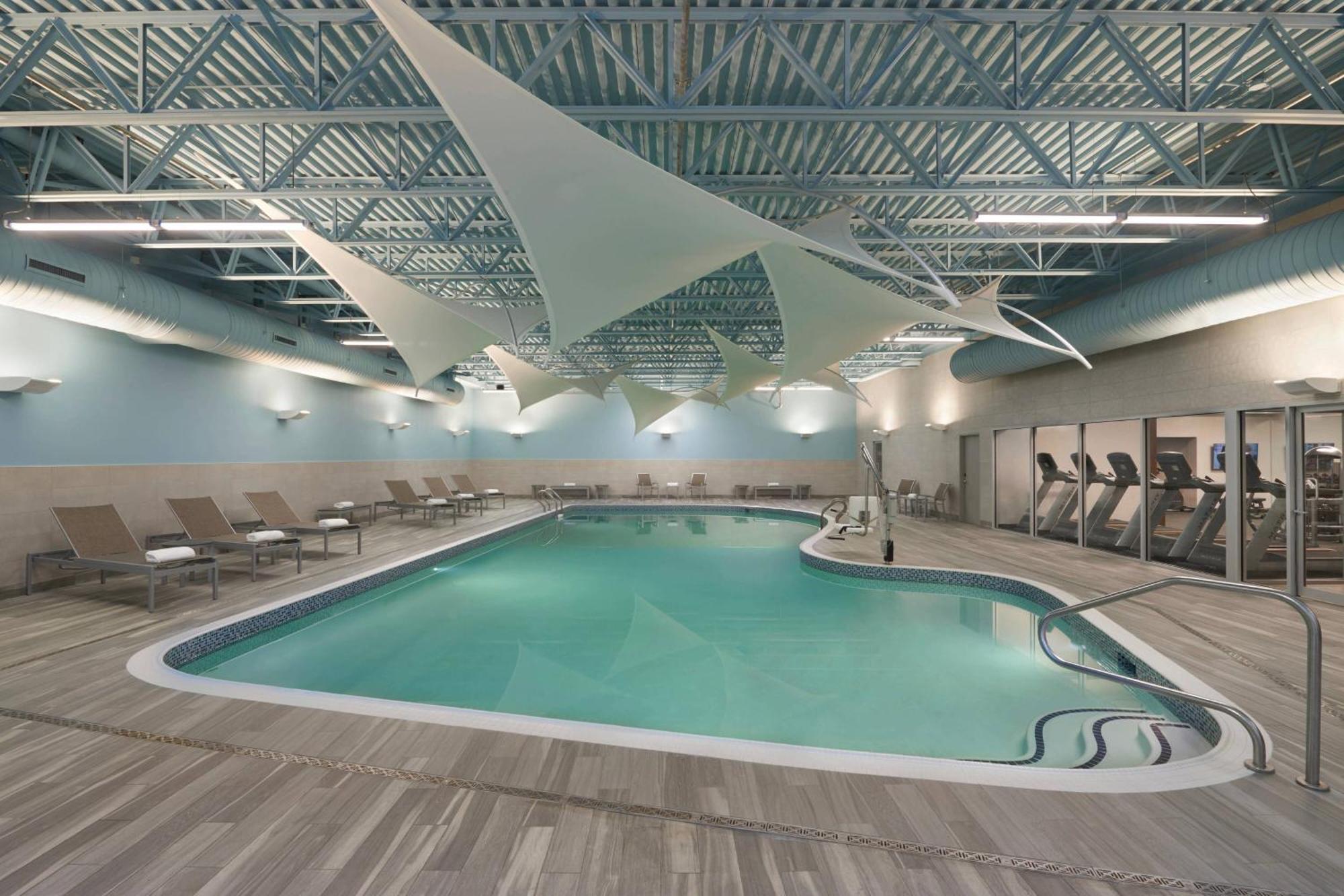 מלון Courtyard By Marriott אושאווה מראה חיצוני תמונה