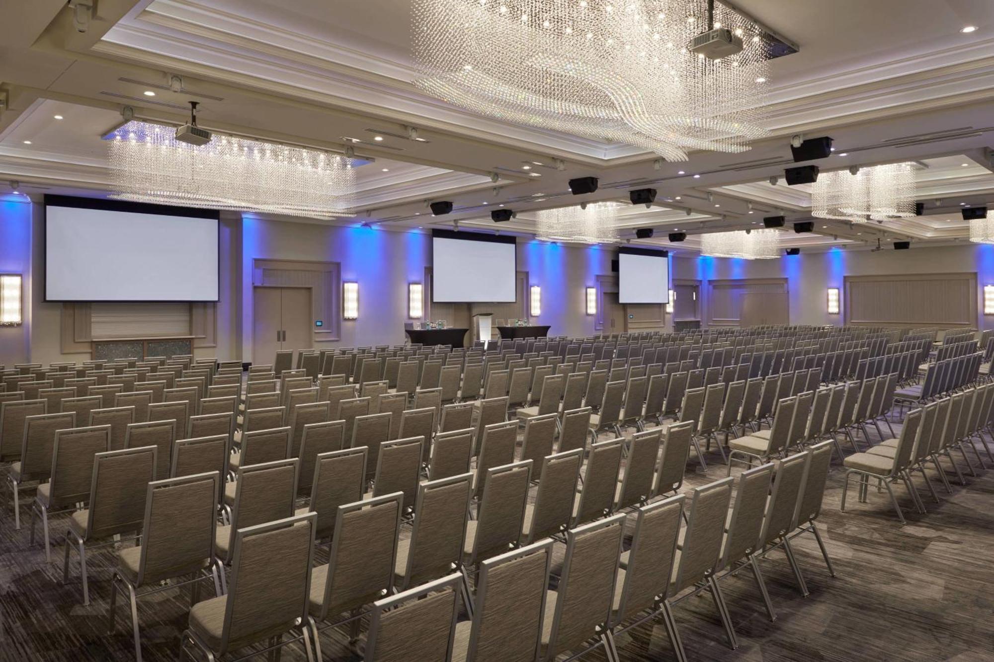 מלון Courtyard By Marriott אושאווה מראה חיצוני תמונה